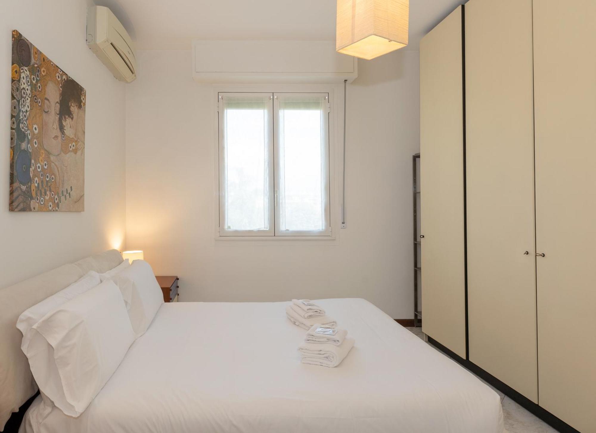 Apartment Comfortable Two Bedrooms Chiesa Rossa - Mirable Pm